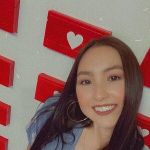 Meet your Posher, Esmeralda